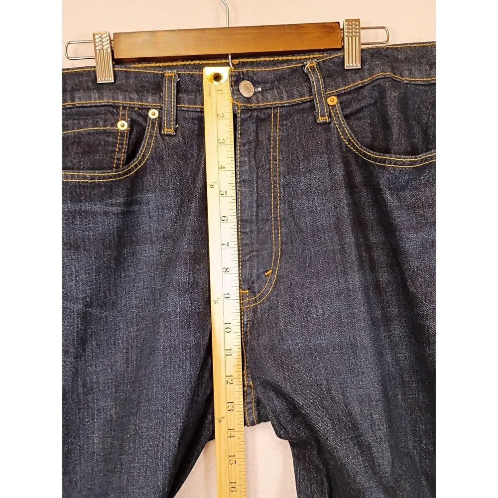 Levis slip into